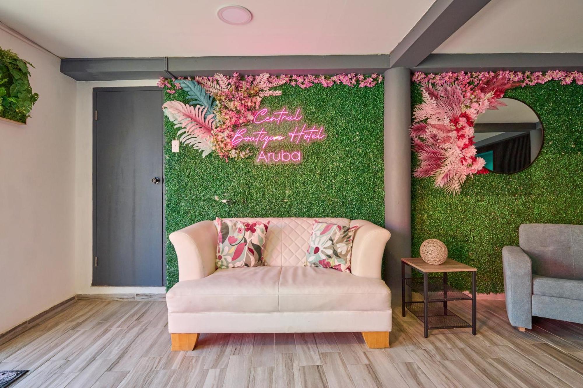 Central Boutique Hotel Oranjestad Luaran gambar