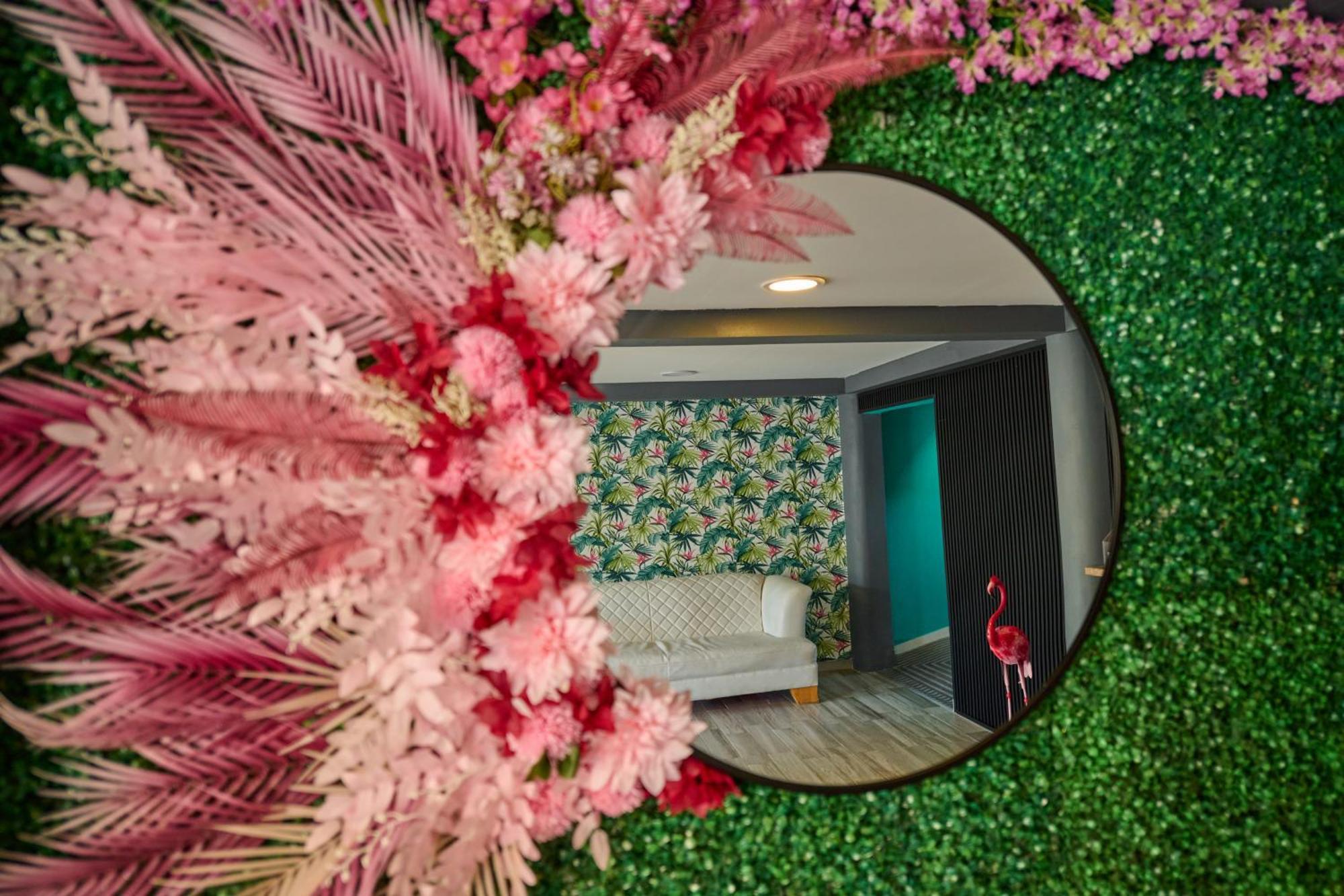 Central Boutique Hotel Oranjestad Luaran gambar
