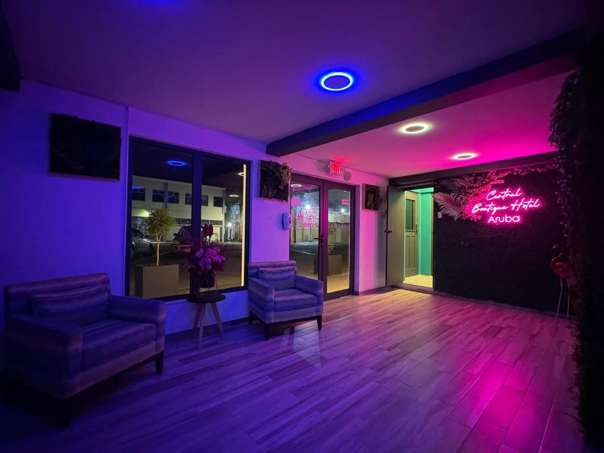 Central Boutique Hotel Oranjestad Luaran gambar