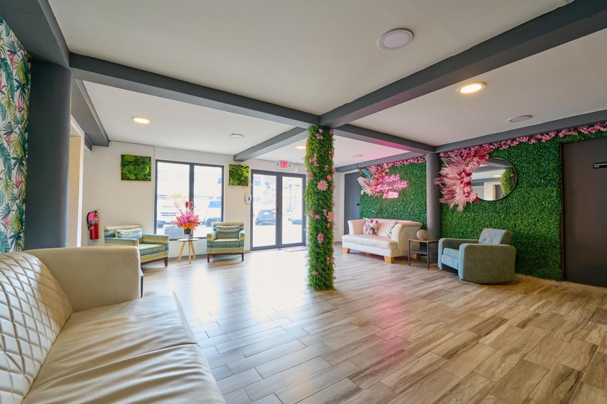 Central Boutique Hotel Oranjestad Luaran gambar