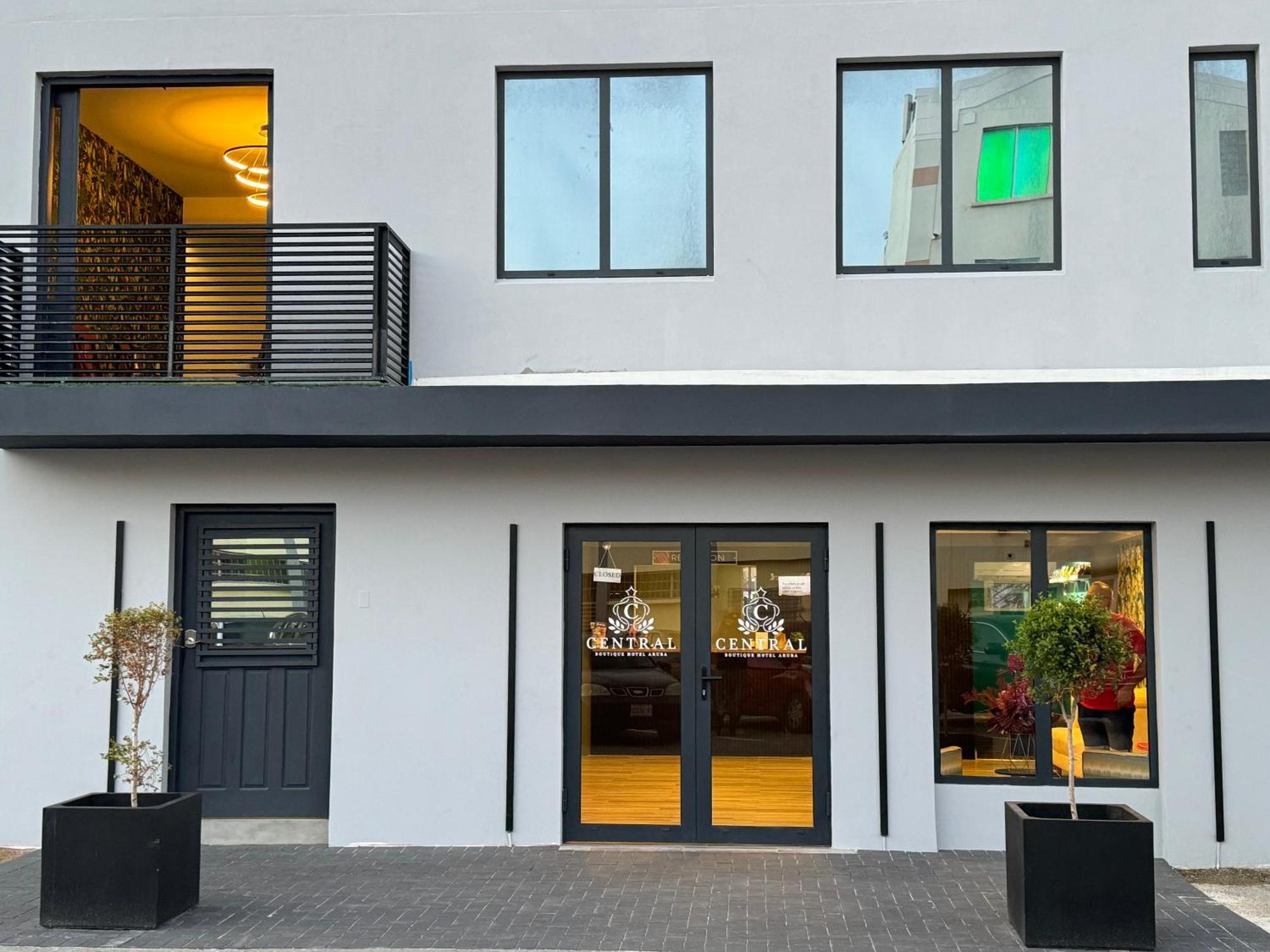 Central Boutique Hotel Oranjestad Luaran gambar