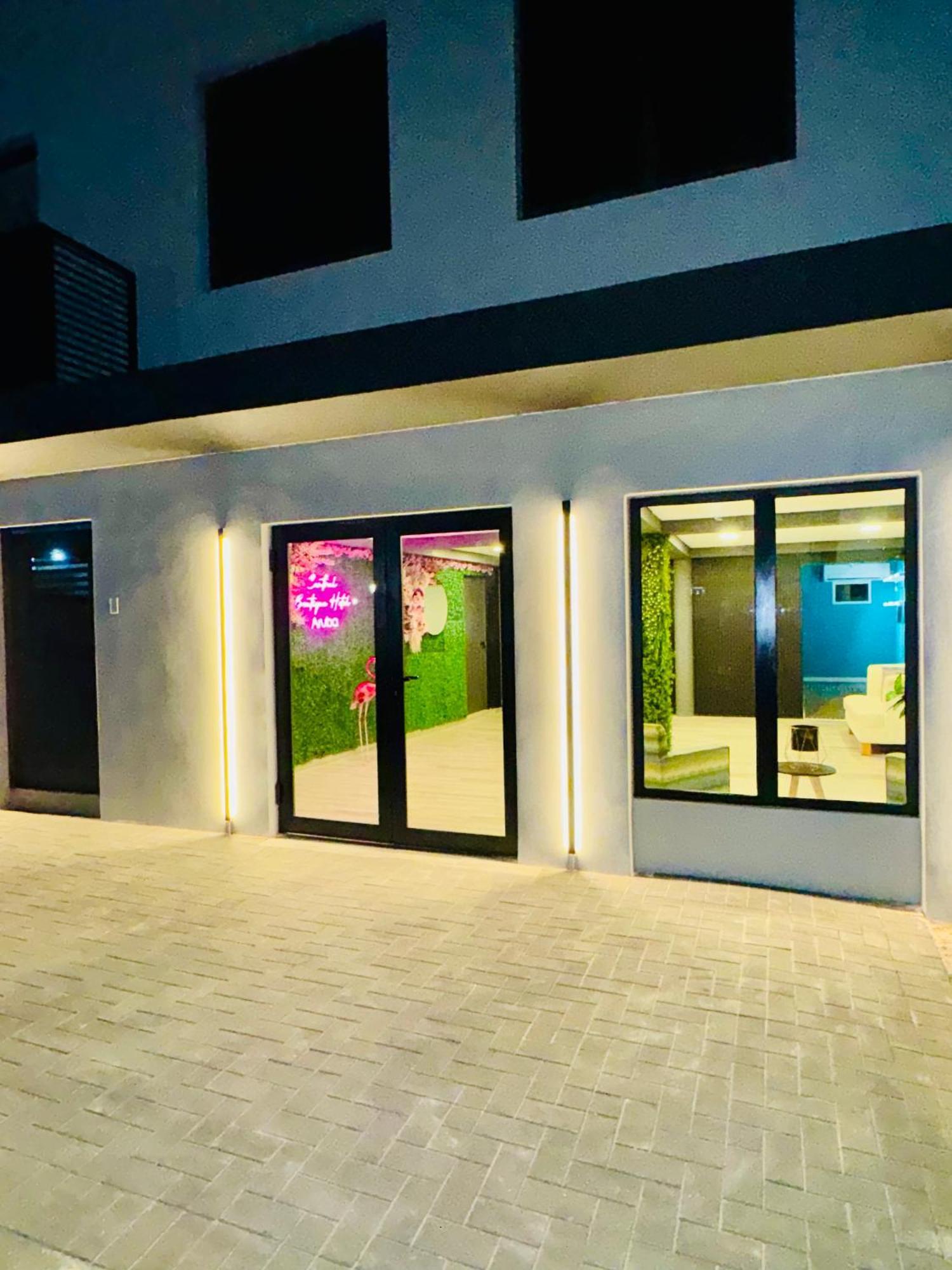 Central Boutique Hotel Oranjestad Luaran gambar