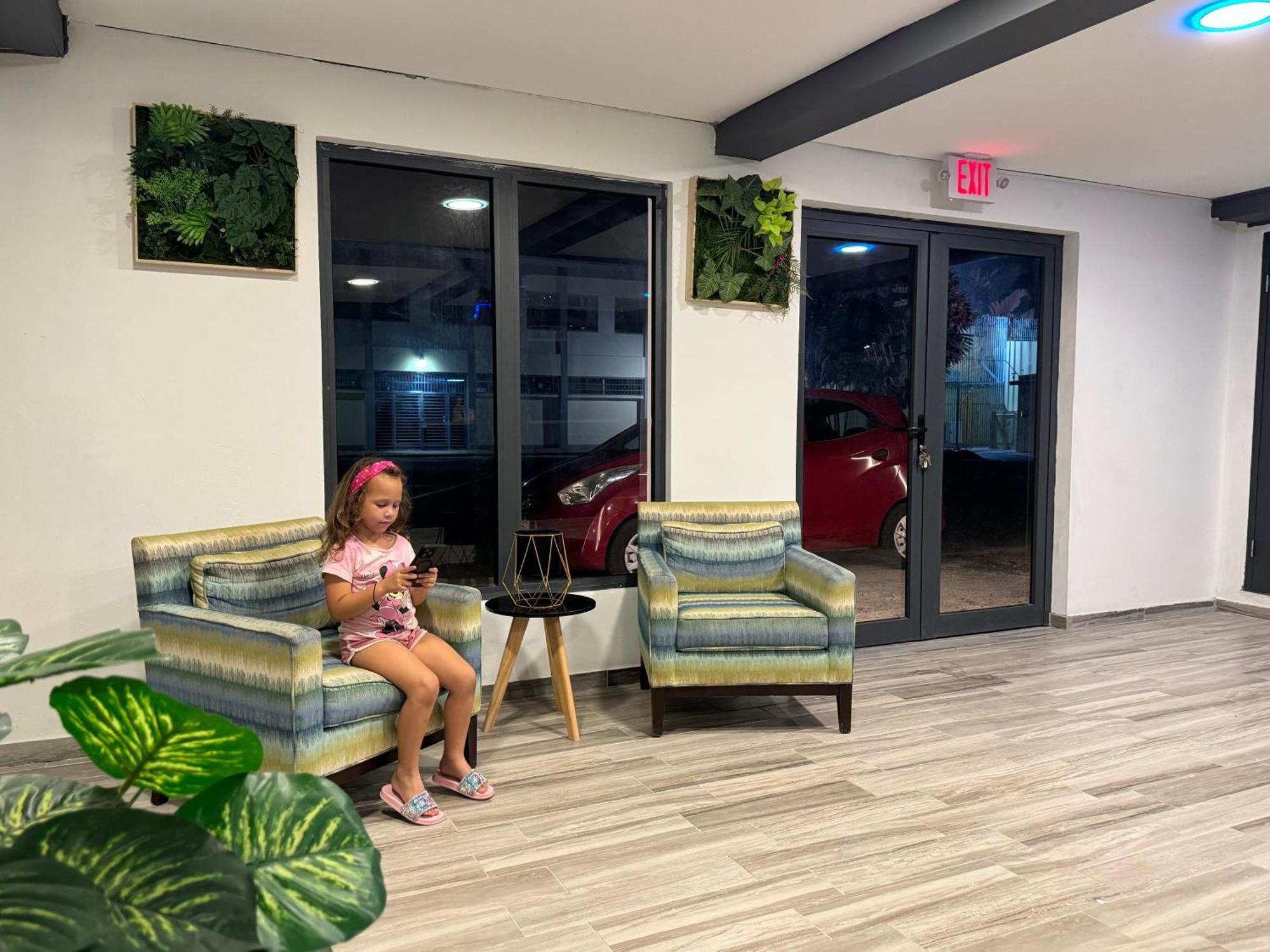 Central Boutique Hotel Oranjestad Luaran gambar