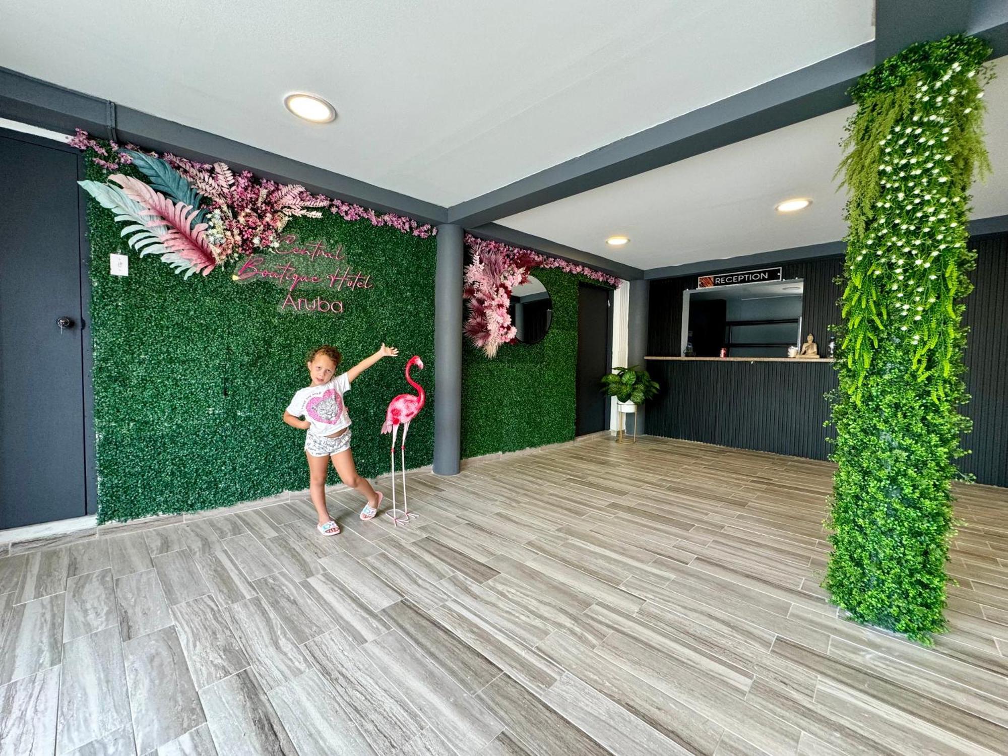 Central Boutique Hotel Oranjestad Luaran gambar