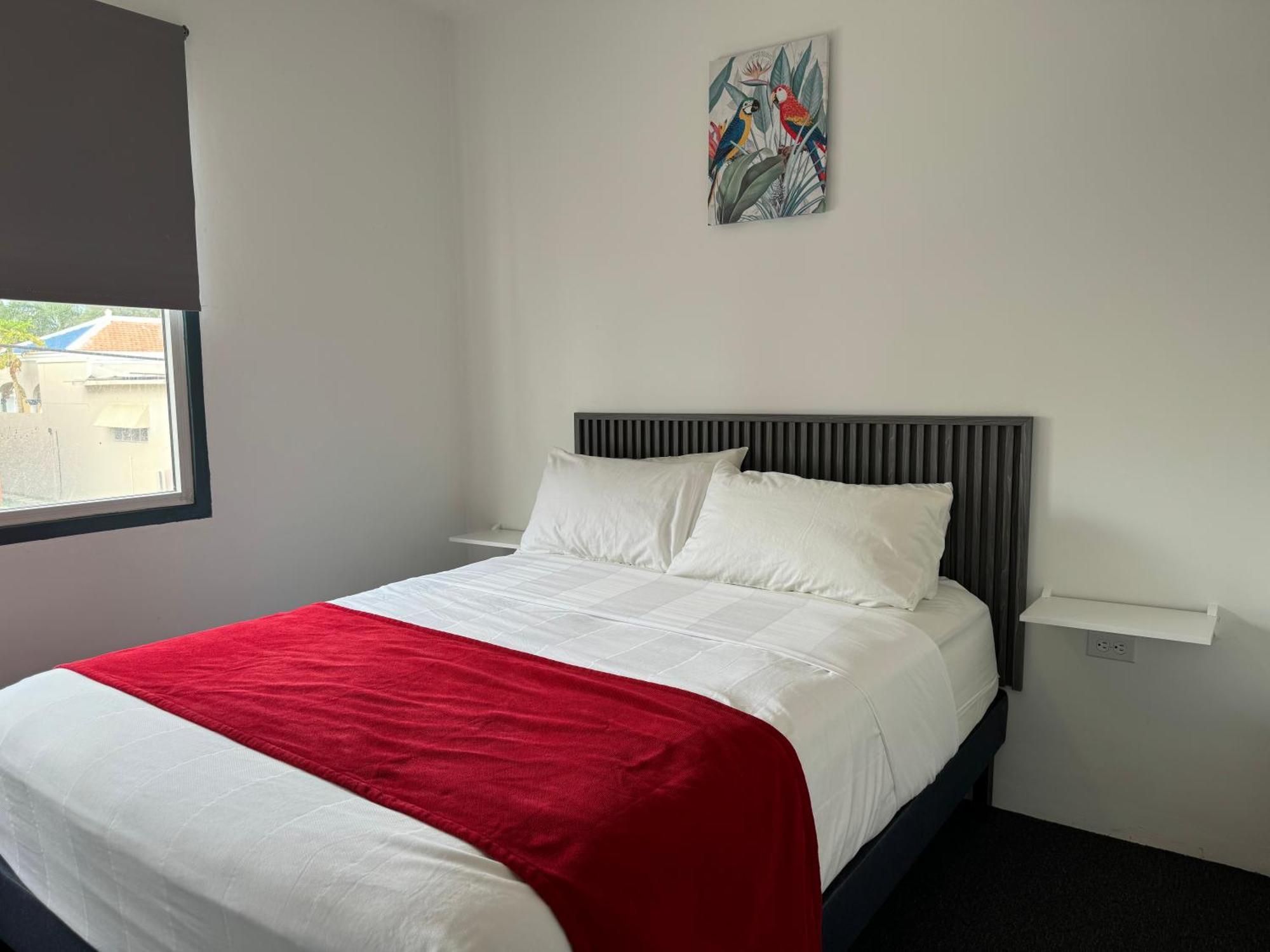Central Boutique Hotel Oranjestad Luaran gambar