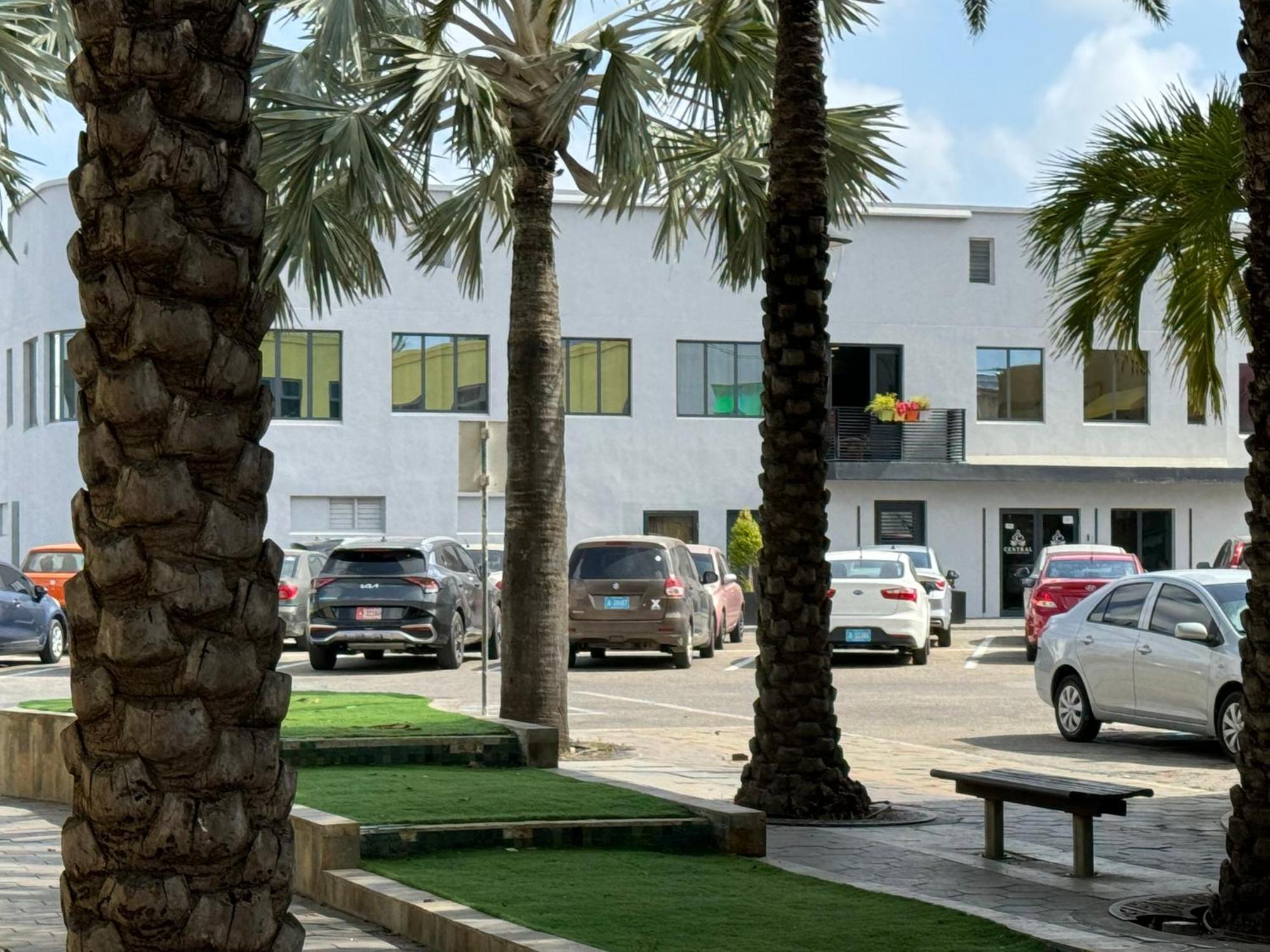 Central Boutique Hotel Oranjestad Luaran gambar