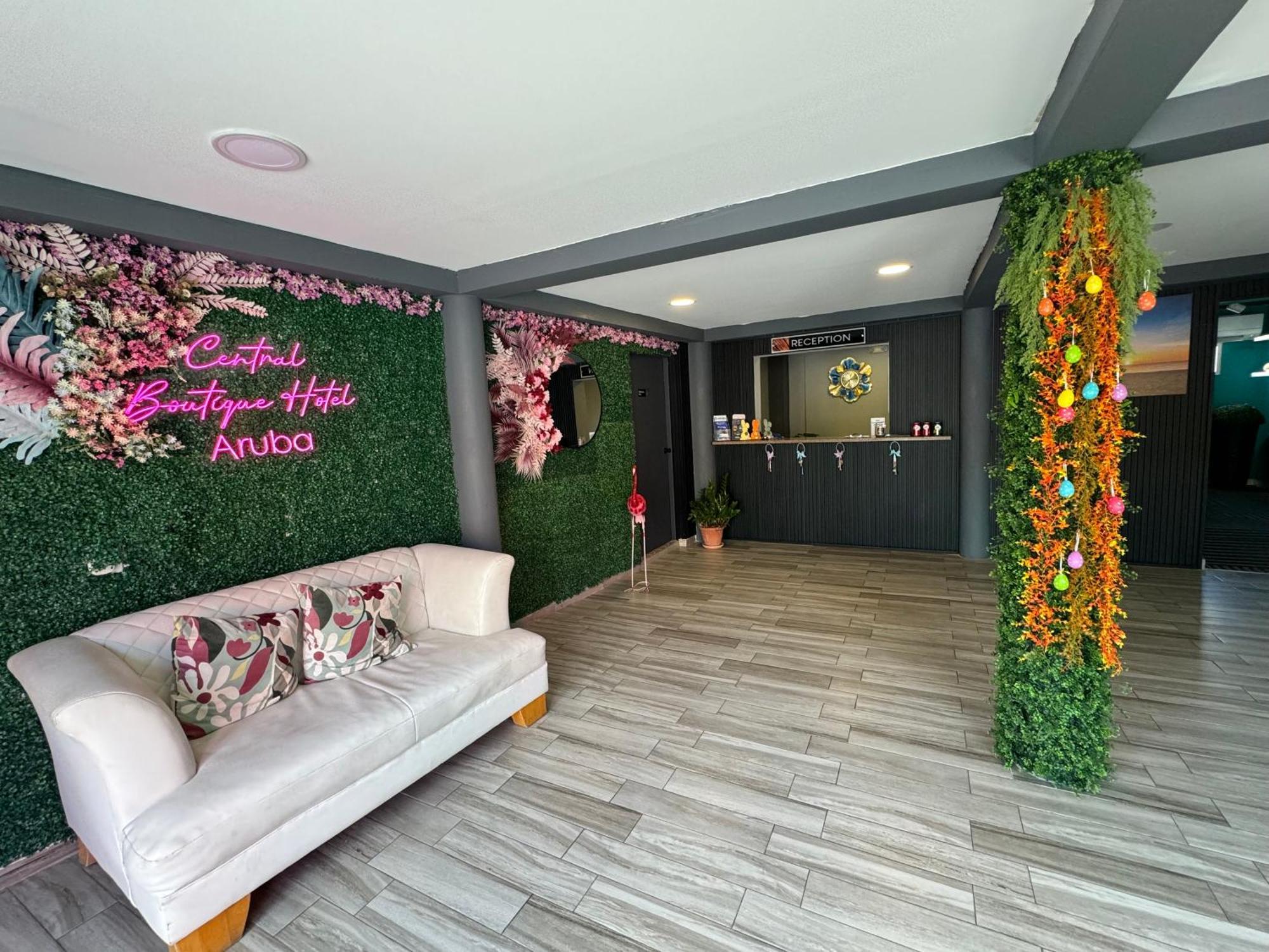 Central Boutique Hotel Oranjestad Luaran gambar